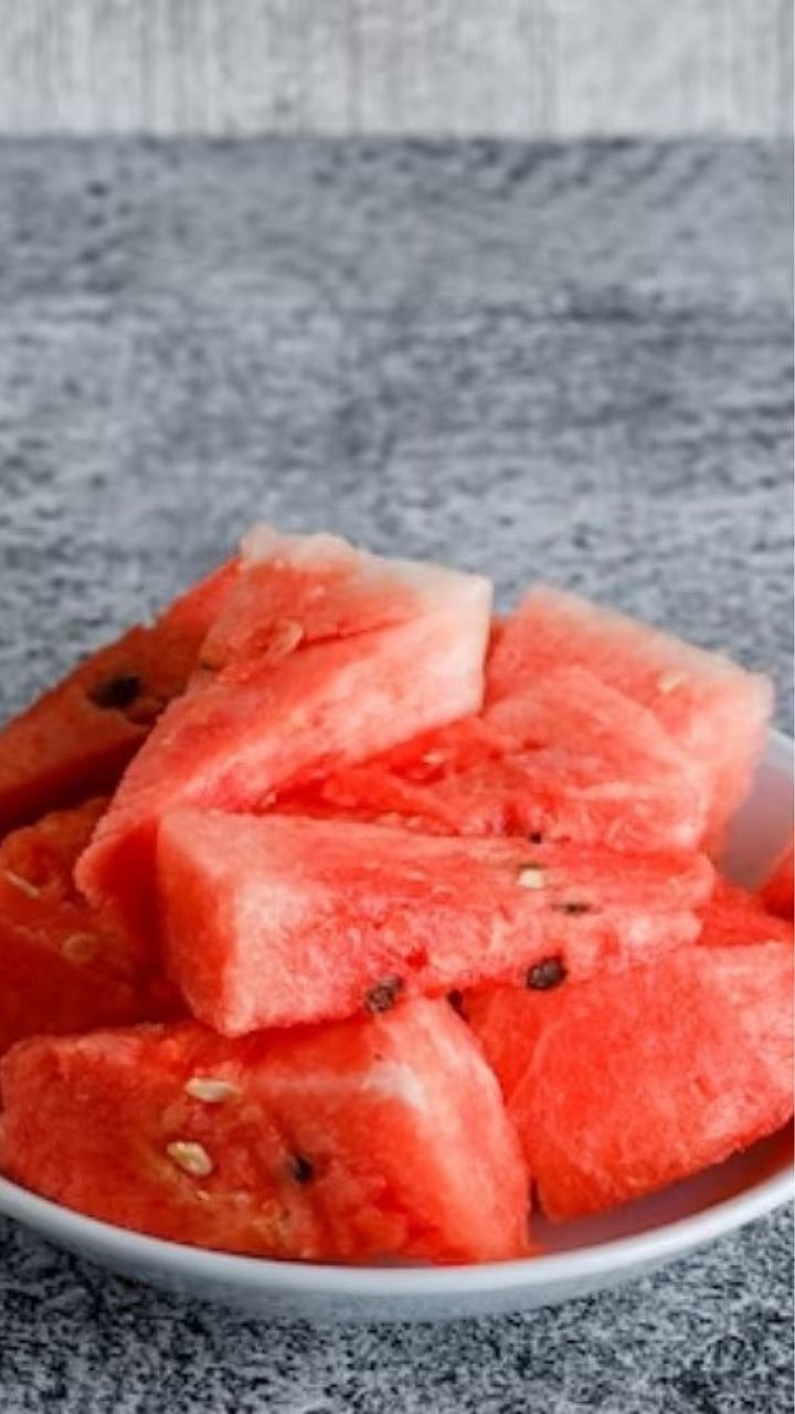Watermelon Benefits : एक कलिंगड दोन जीवनसत्वे उन्हाळ्यात असा करा बचाव ...