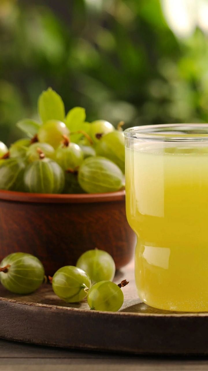 Amla Juice|पचनाची समस्ये सुधारण्यासह त्वचेच्या काळजीसाठी प्या आवळा ...