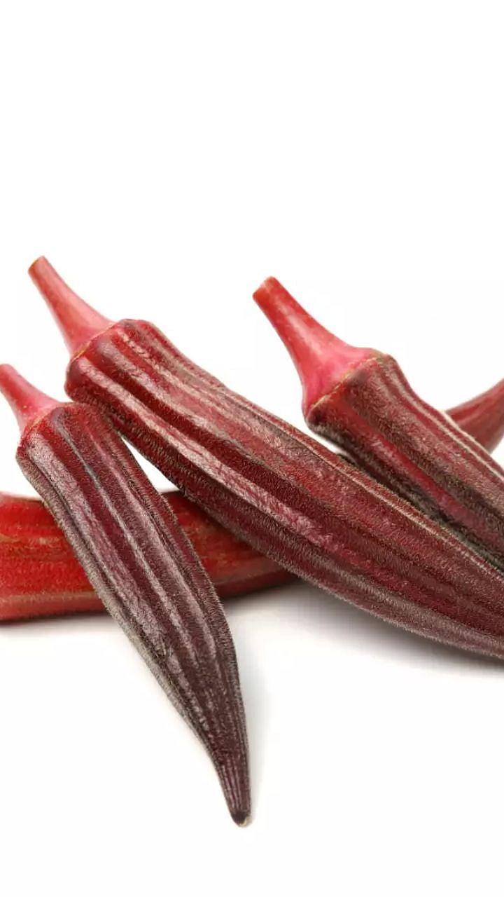 Eating Red Lady Finger हिरव्या नाही लाल भेंडीचे फायदे तुम्हाला माहिती