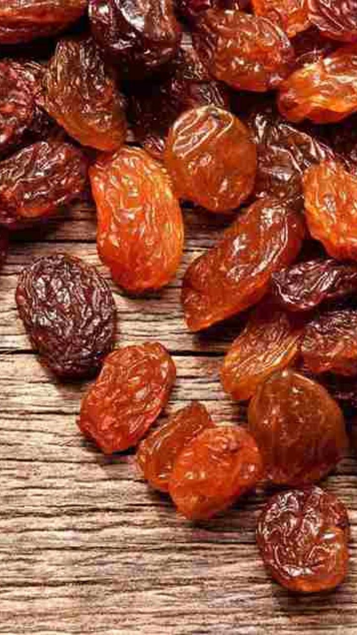 Raisin for weight loss । काय सांगता...! बेदाणे खाऊन पोटाची चरबी होईल ...