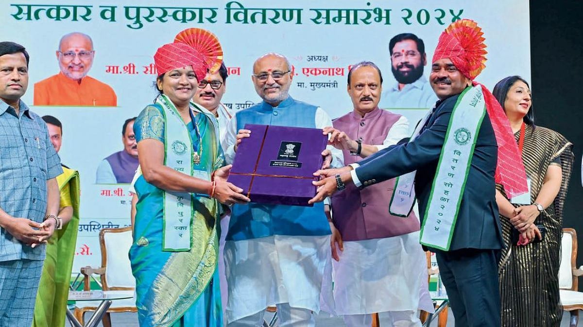 Agriculture Award । दहा शेतकरी, दोन कर्मचाऱ्यांचा राज्य कृषी ...