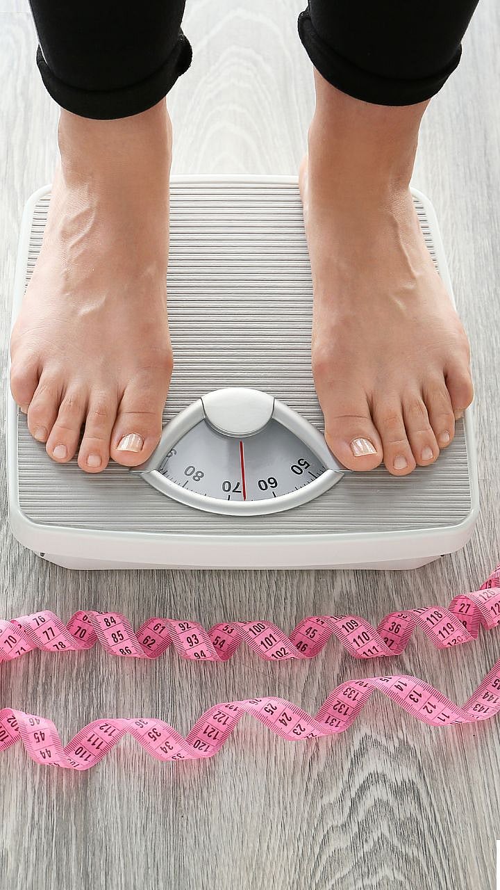 Weight Loss Myths : 5 खोट्या समजुती ज्या तुमचं वजन कमी होऊ देत नाहीत