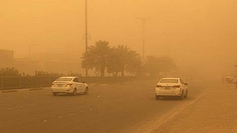 رياح نشطة وأتربة