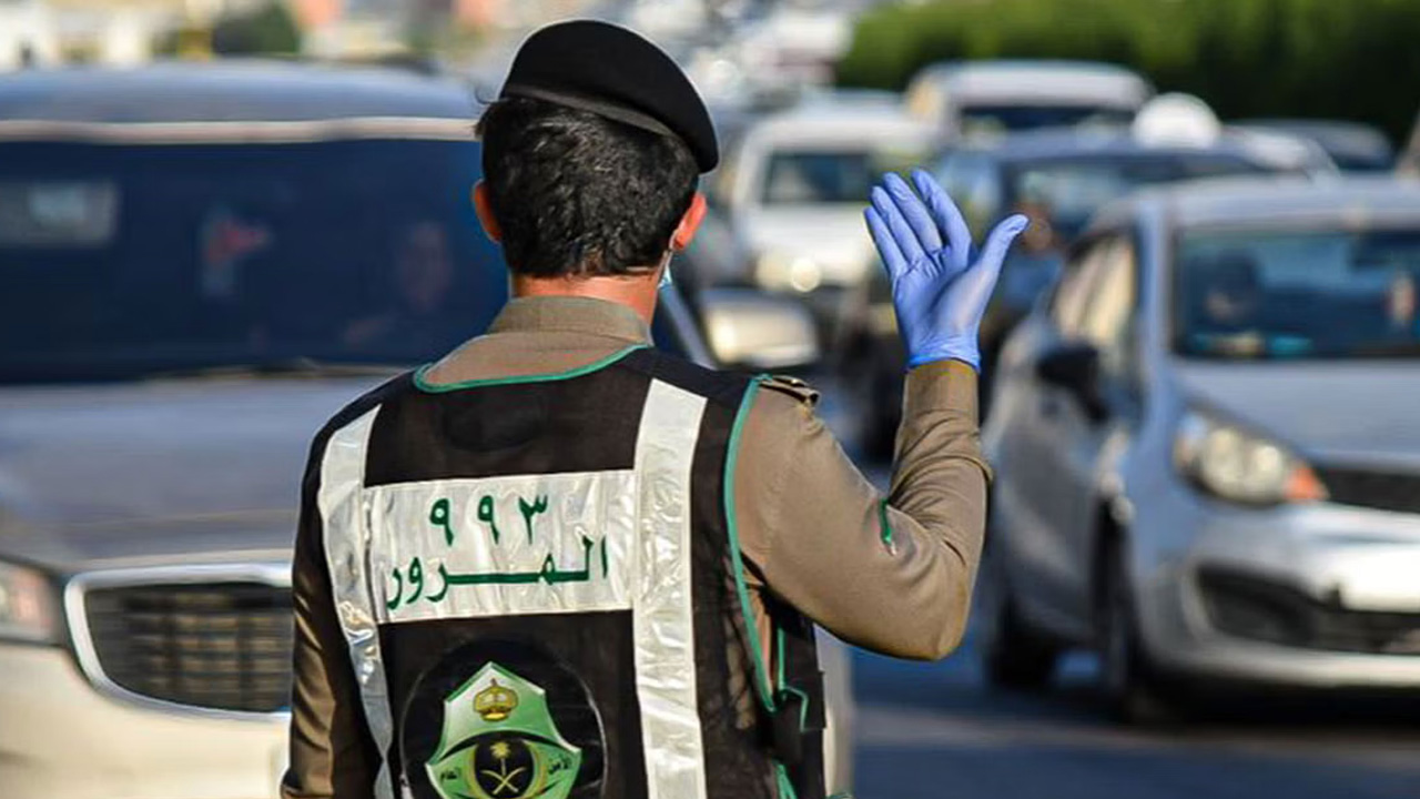 لقائدي المركبات.. تجدد التذكير بجدول المخالفات والغرامات