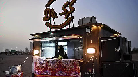 عربة طعام متنقلة