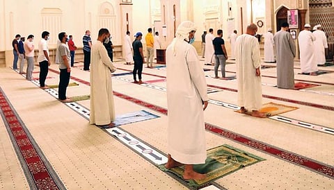 صلاة عيد الفطر بالامارات