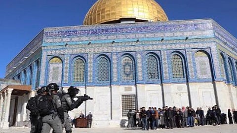 الانتهاكات الإسرائيلية بالأقصى  