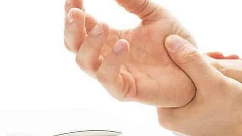 رعشة اليدين