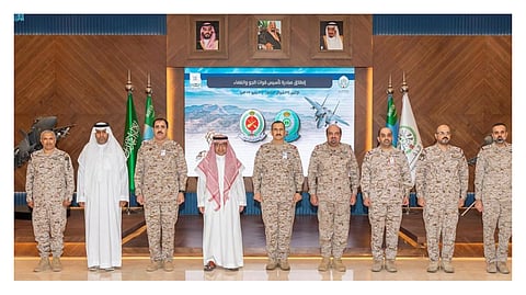 جانب من اجتماع اللجنة التنفيذية لمبادرات تأسيس قوات الجو والفضاء
