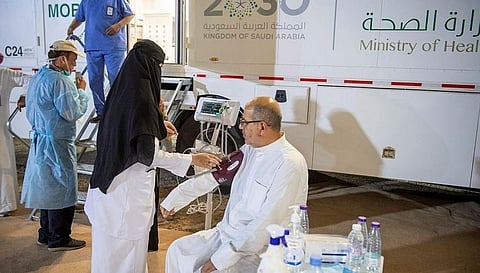 الممرضون والممرضات في خدمة الحجاج

