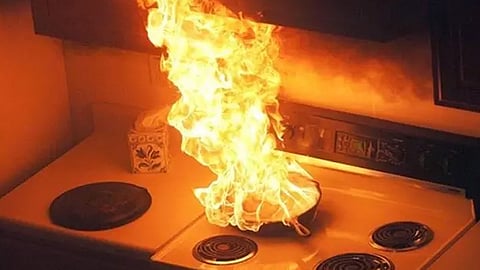 «الدفاع المدني» توضّح التصرف السلیم عند اشتعال زیت الطھي