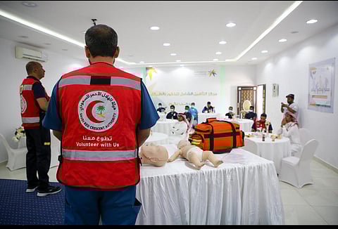 الهلال الأحمر بالطائف ينفّذ برنامجًا توعويًّا في مركز التأهيل الشامل 