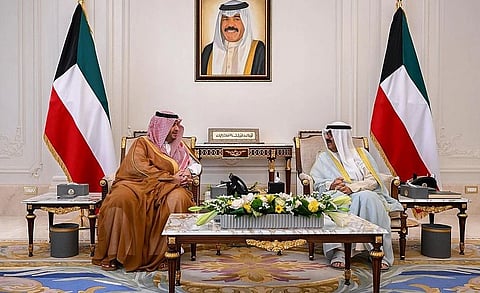 ولي عهد الكويت يستقبل الأمير تركي بن محمد بن فهد