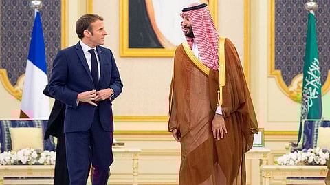 ولي العهد يبحث مع الرئيس الفرنسي جهود تعزيز أمن واستقرار المنطقة

