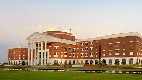 كلية البترجي الطبية