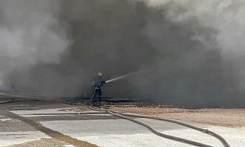 مدني الرياض يخمد حريقا في مستودع بحي السلي