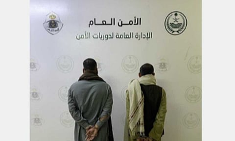 القبض على مقيمين بالأحساء بحوزتهما 214 جرامًا من مادة الشبو المخدر