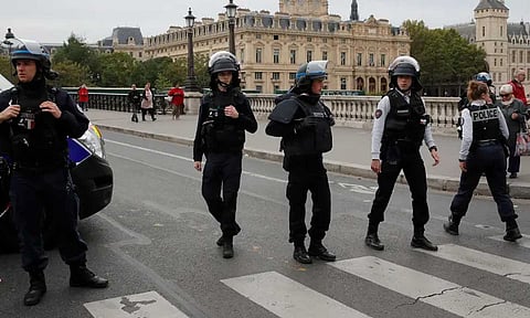 إصابات في عملية طعن بباريس والشرطة تعلن تحييد المهاجم