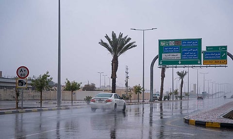 الأرصاد عن طقس الثلاثاء: أمطار رعدية تؤدي لجريان السيول على 9 مناطق