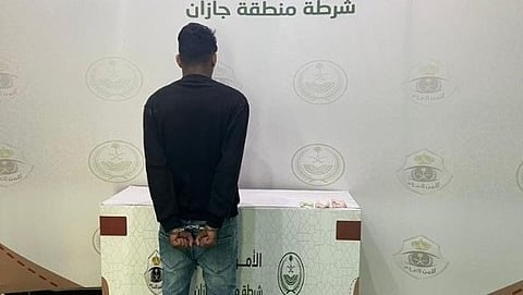  القبض على مواطن لانتحاله صفة غير صحيحة
