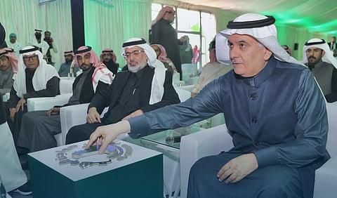 وزير الزراعة يدشن توسعة مشاريع دواجن الوشم