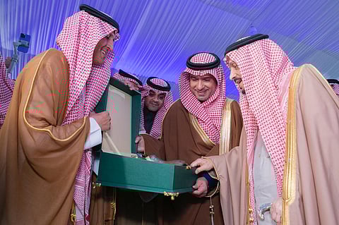 بالصور: سمو أمير الرياض يدشن مشروع ضاحية الفرسان
