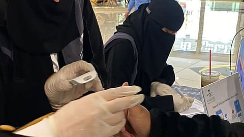 مستشفى خميس مشيط العام يُنفّذ فعالية “اليوم العالمي لسرطان الأطفال” و “التطعيم ضد الإنفلونزا الموسمية”
