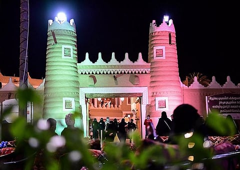 محافظة عنيزة تجهز مواقع احتفالات يوم التأسيس