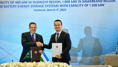 توقيع اتفاقيات شراء واستثمار للطاقة