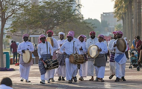 جانب العروض الفلكلورية