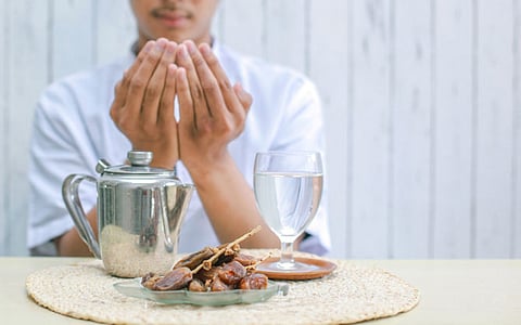 الصيام يُحسن صحتهم .. 6 نصائح لمرضى الكوليسترول خلال رمضان