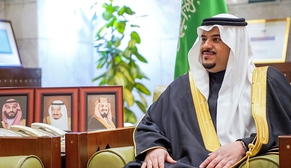 نائب أمير الرياض ينوه بأهمية دور المواطنين في دعم مسيرة التنمية بجلسته الأسبوعية نائب أمير الرياض ينوه بأهمية دور المواطنين في دعم مسيرة التنمية بجلسته الأسبوعية