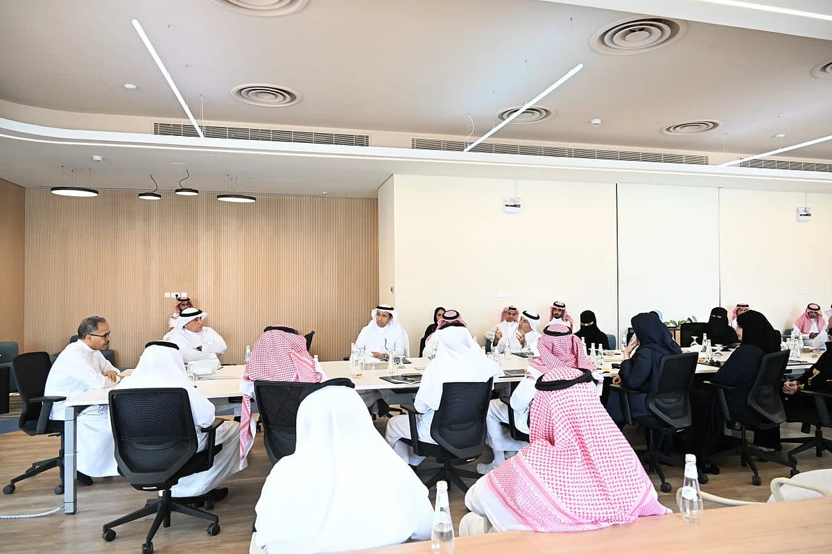 وفد من الشورى يزور نيوم 