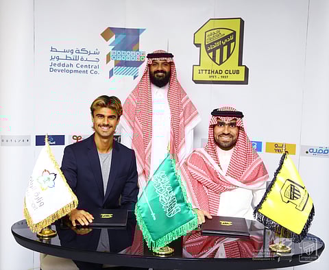 جانب من مراسم التوقيع