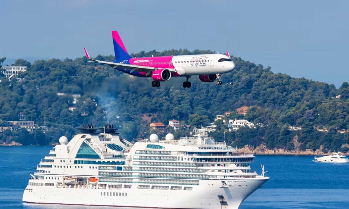 «ويز إير» تواجه أزمة في بريطانيا.. سيل من شكاوى المسافرين والحكومة تتدخل
