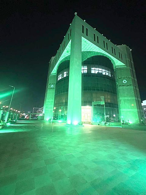 مباني إمارات المناطق والقطاعات الأمنية بوزارة الداخلية تكتسي اللون الأخضر