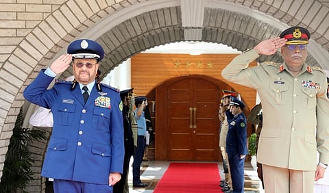 الفريق الأول الركن فياض الرويلي في باكستان 