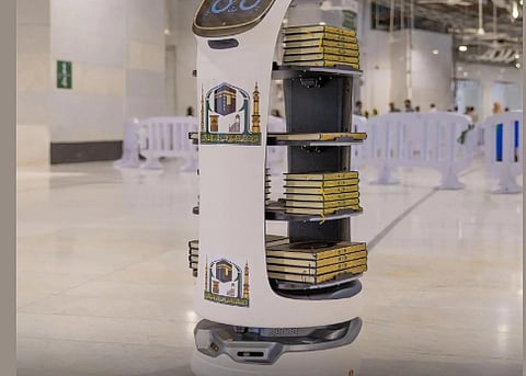 روبوت لخدمة المصليين