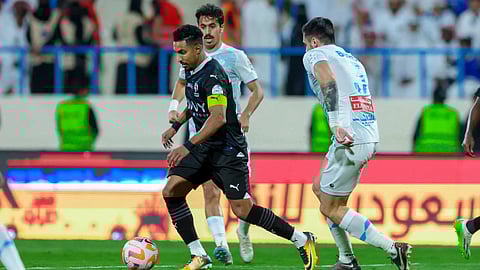 الهلال والأخدود