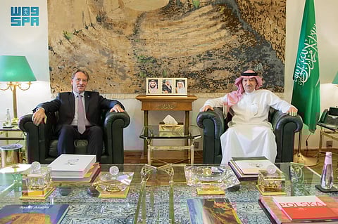 مع السفير الفرنسي