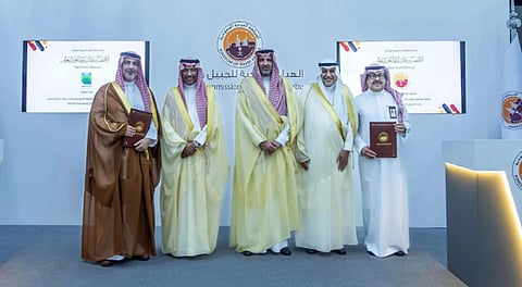 جانب من توقيع الاتفاقيات