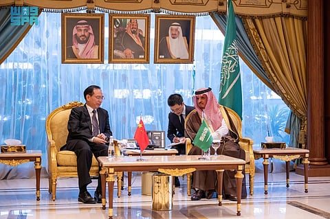 خلال الاجتماع