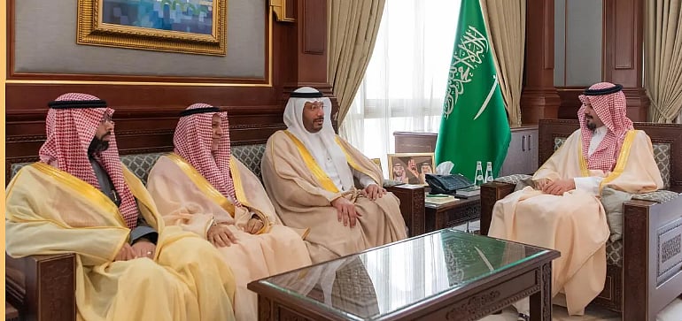 أمير المدينة يشيد بمنظومة الرعاية الطبية في مستشفى الملك فيصل التخصصي