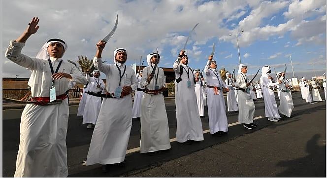  هيئة المسرح تطلق مهرجان قمم الدولي للفنون الأدائية الجبلية الثالث في عسير