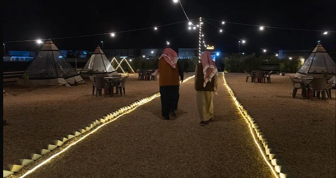 المخيمات الموسمية.. مشاريع اقتصادية إبداعية لشباب منطقة الحدود الشمالية