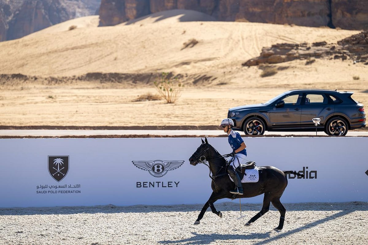 فريق السعودية بطلا لـ بولو الصحراء