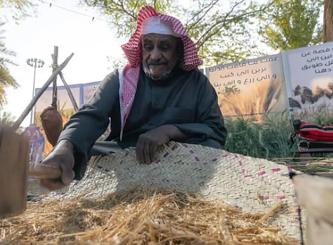 جناح البعول بمهرجان كليجا بريدة يعيد إحياء ذاكرة المسنين