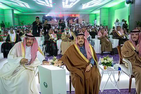 أمير منطقة الرياض يفتتح عددا من المشروعات خلال جولة في محافظة الدلم

