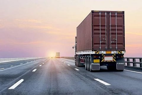 أوقات منع دخول الشاحنات