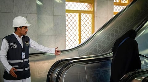 السلالم الكهربائية